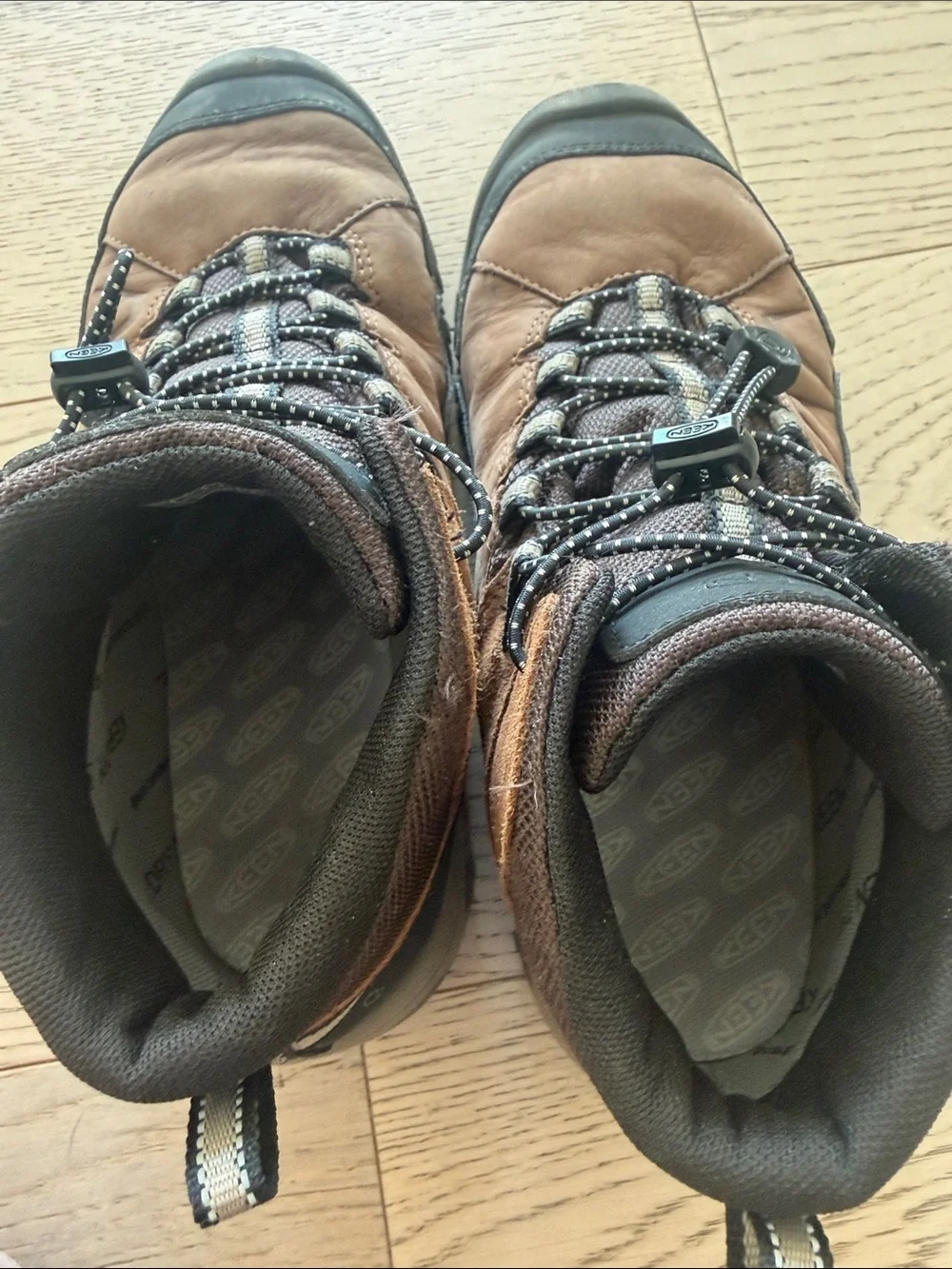 Keen kids’ hiking